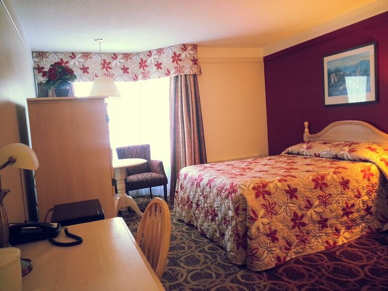 Granite Town Hotel