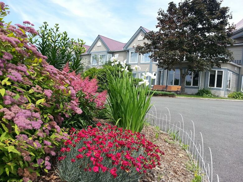 Granite Town Hotel
