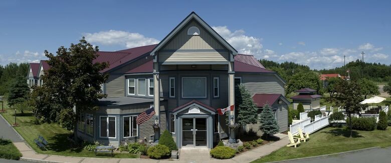 Granite Town Hotel