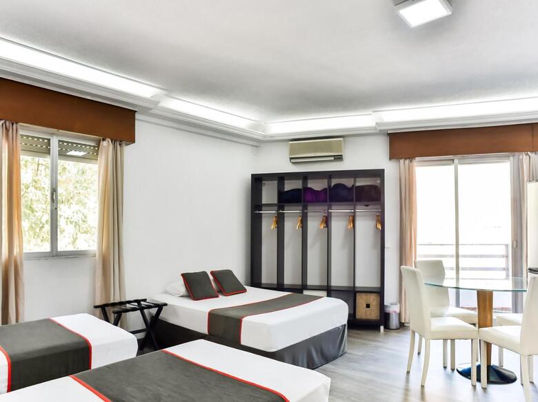 Hotel Hello Feria