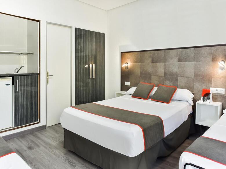 Hotel Hello Feria