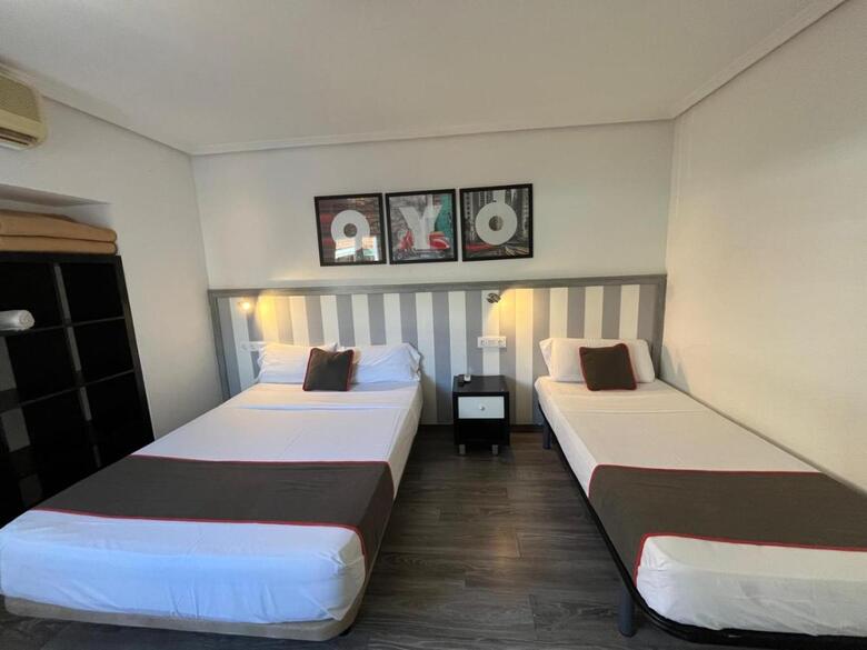Hotel Hello Feria