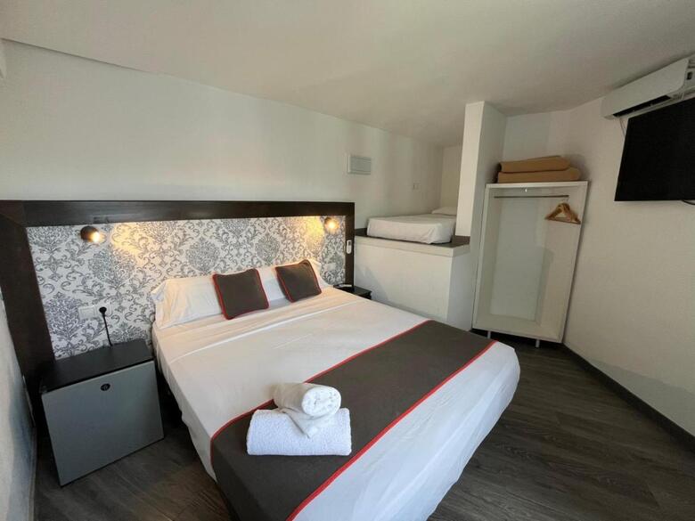 Hotel Hello Feria