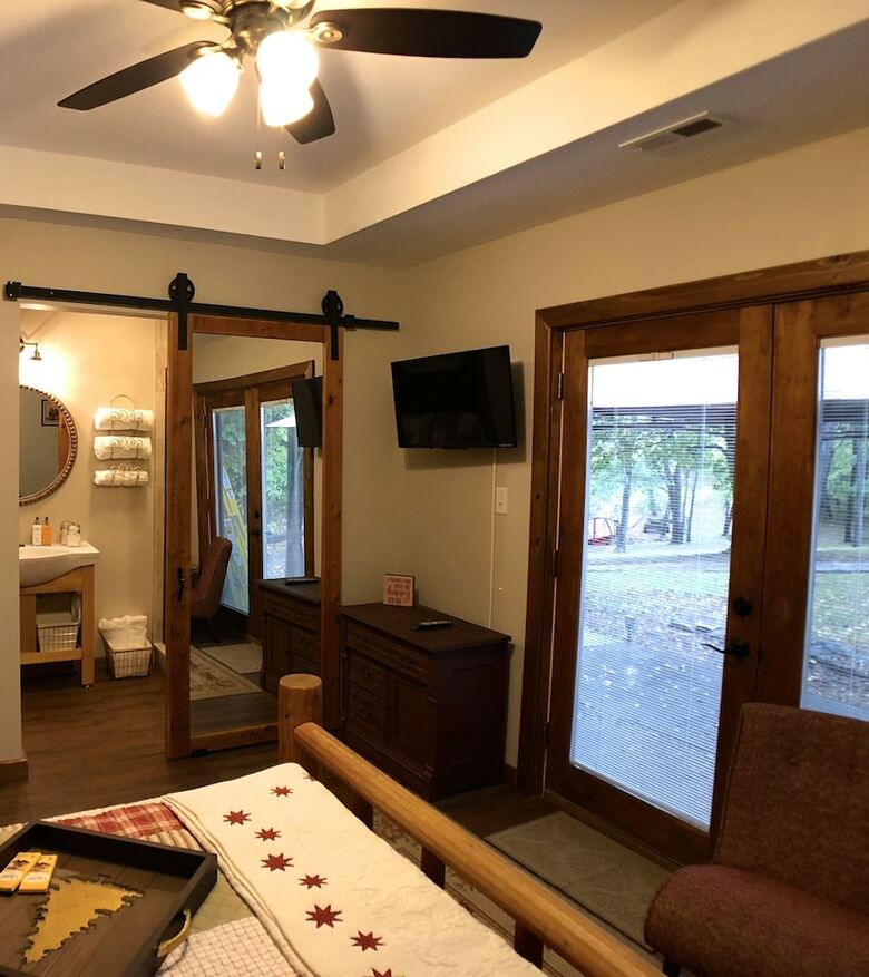 Walnut Waters Bed & Breakfast