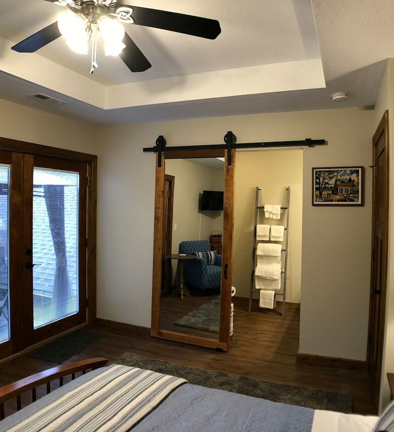 Walnut Waters Bed & Breakfast