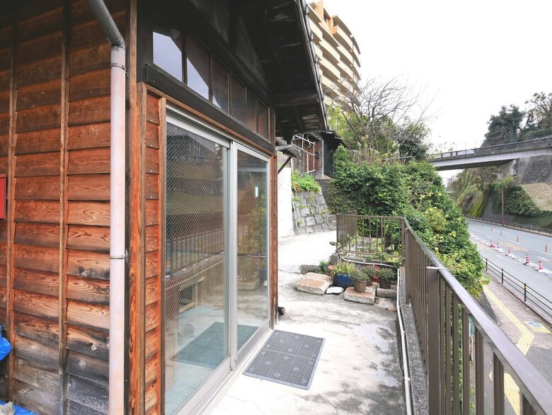 Sumitsugu House West