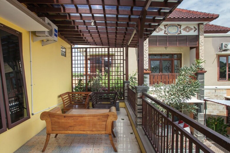 Hotel Reddoorz Syariah Near Basuki Rahmat