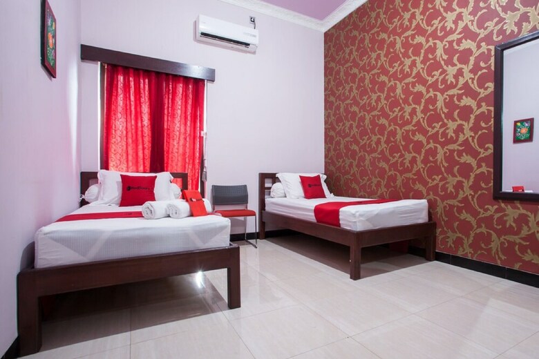 Hotel Reddoorz Syariah Near Basuki Rahmat