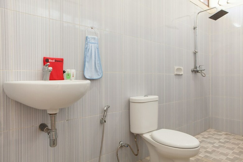 Hotel Reddoorz Plus Near Mall Roxy Banyuwangi