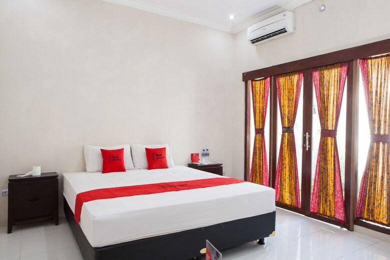 Hotel Reddoorz Plus Near Mall Roxy Banyuwangi