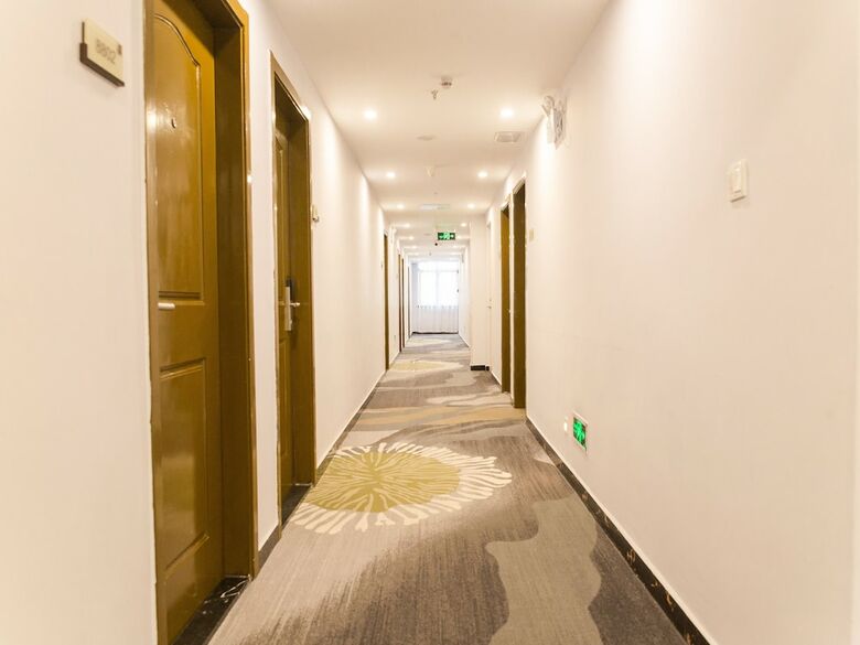 Hotel J Tour Inn