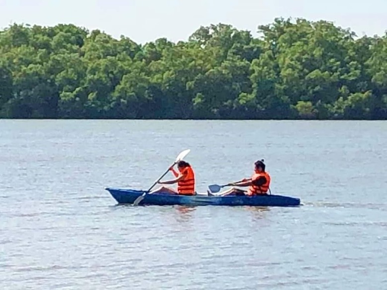 Hotel Bangpakong Boat Club