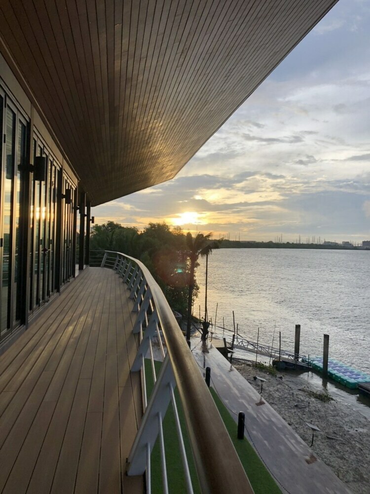 Hotel Bangpakong Boat Club