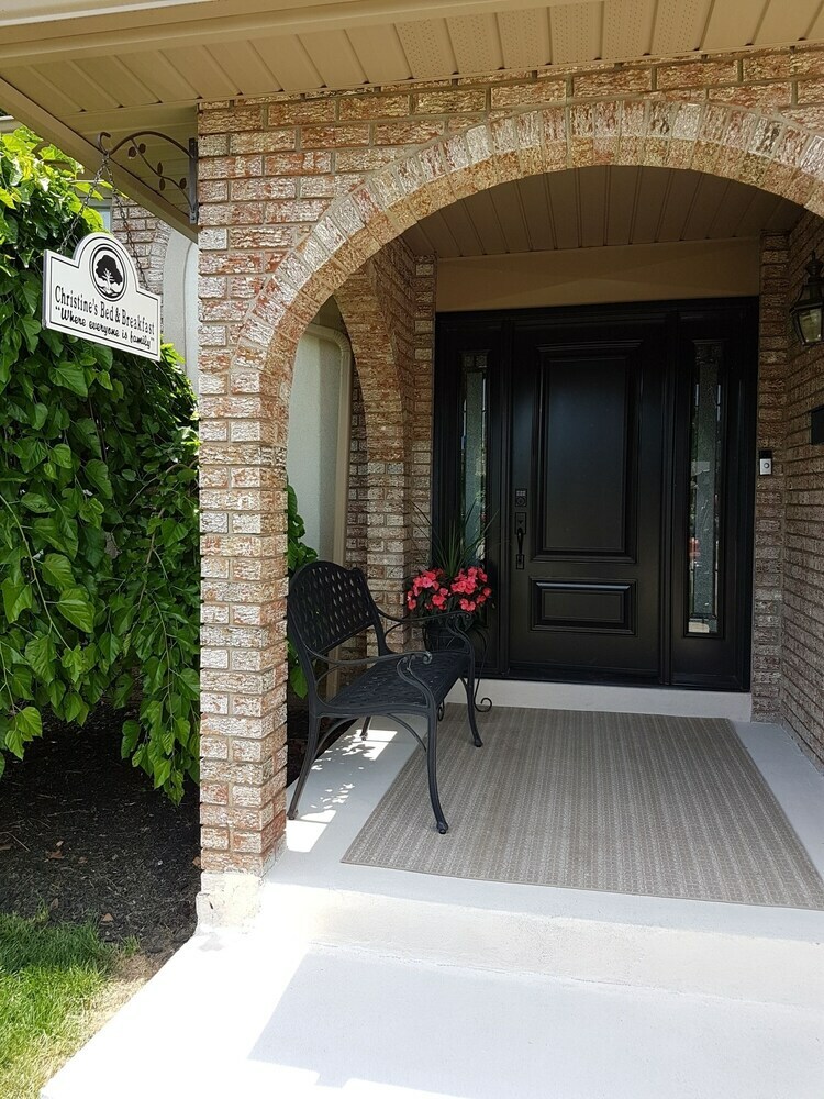 Christine's Bed And Breakfast By Elevate Rooms