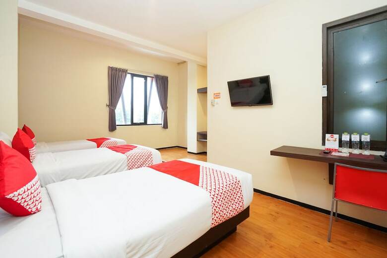 Hostal Oyo 283 Helvetia Residence