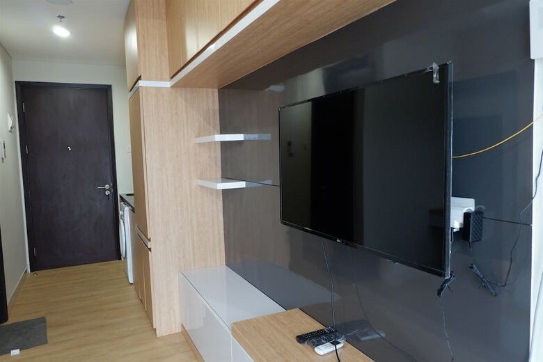 Exclusive And Strategic Studio Puri Mansion Apartment