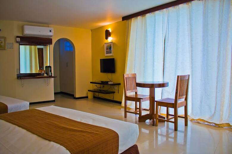 Hotel Caluwayan Palm Island Resort