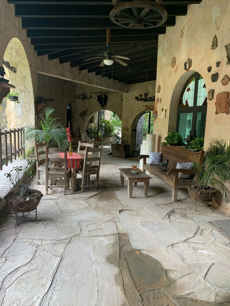 Hotel Rancho Agua Salada