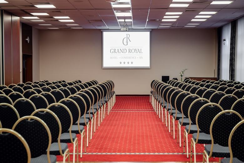 Grand Royal Hotel