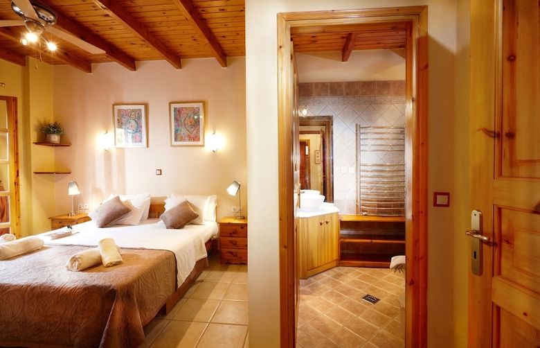 Discrete Villa Arete