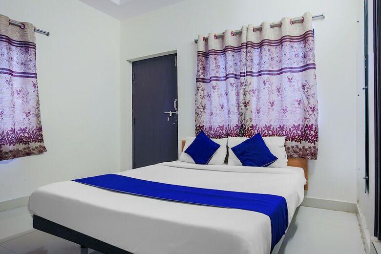 Hotel Oyo 24138 Silverkey Shri Homes
