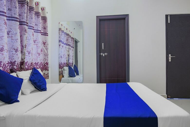 Hotel Oyo 24138 Silverkey Shri Homes