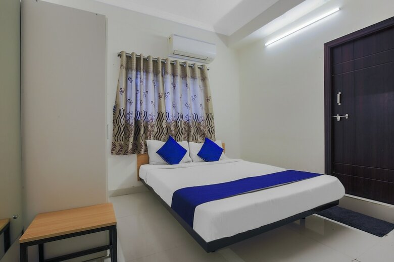 Hotel Oyo 24138 Silverkey Shri Homes