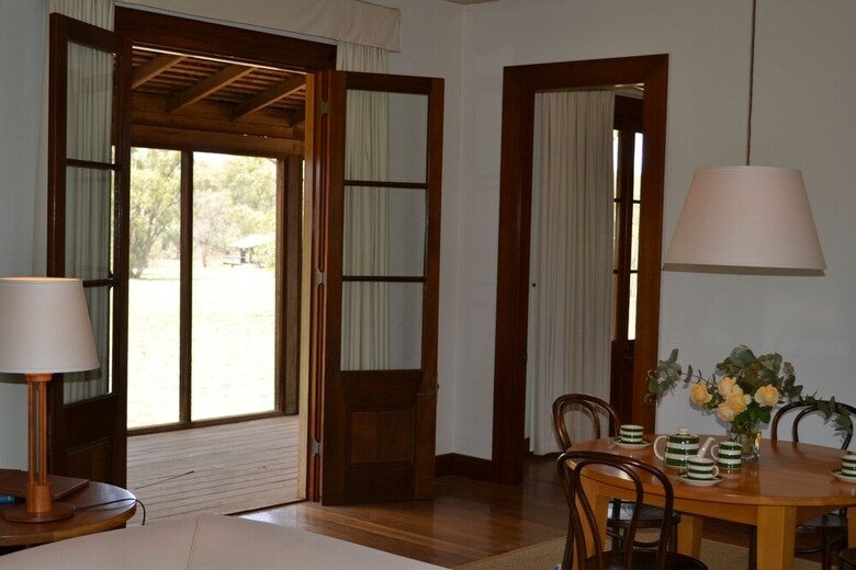 Cabana Yarrabandai Creek Homestead