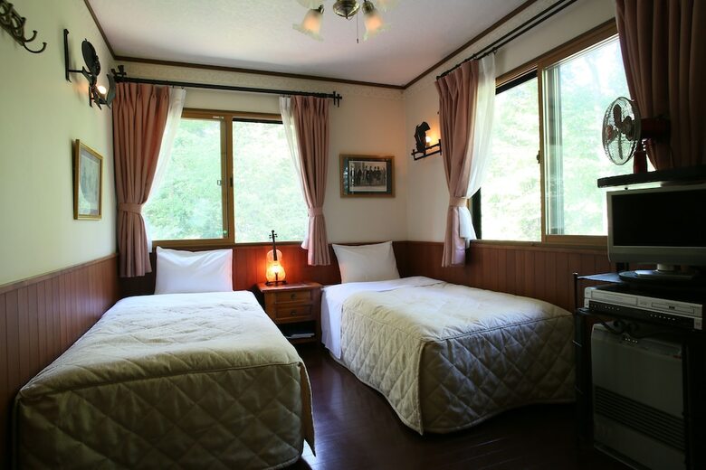 Pension Piccolo Hotel Opera Karuizawa