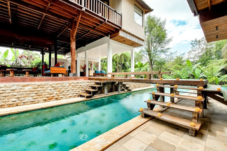 Villa Atas Awan