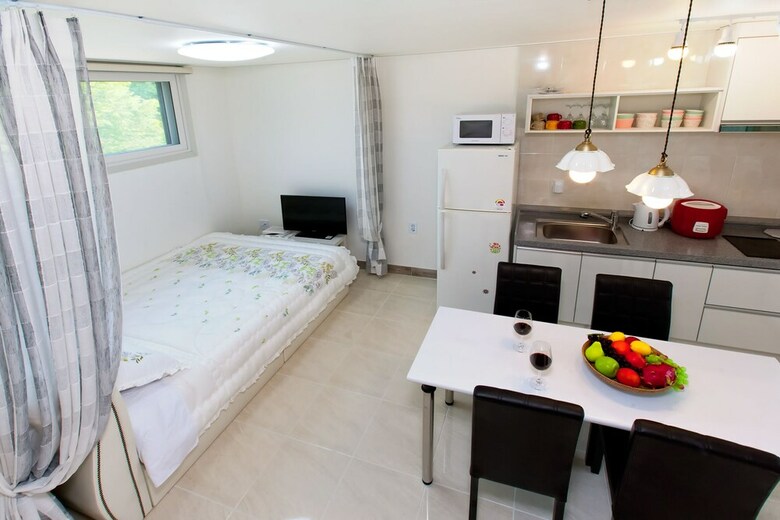 Naerimong Beach Pension