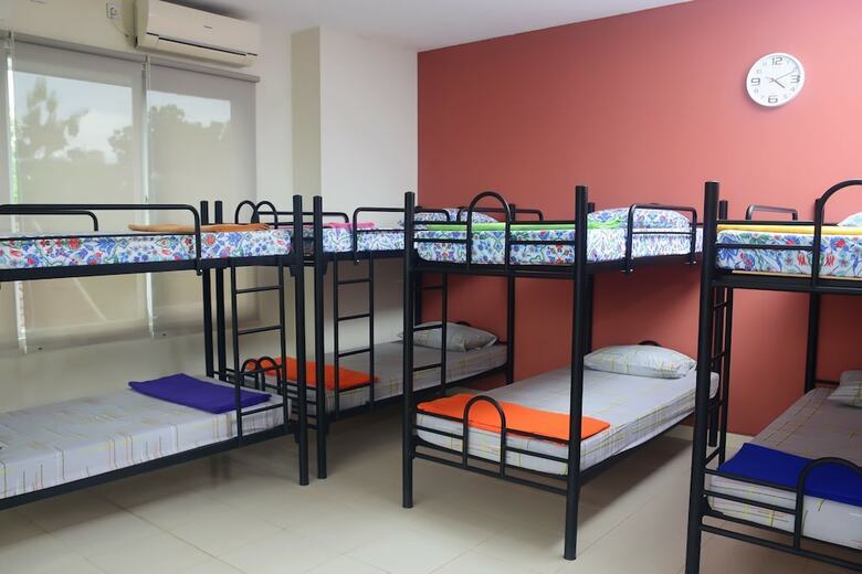 Hostal Footprints Backpacker - Hostel