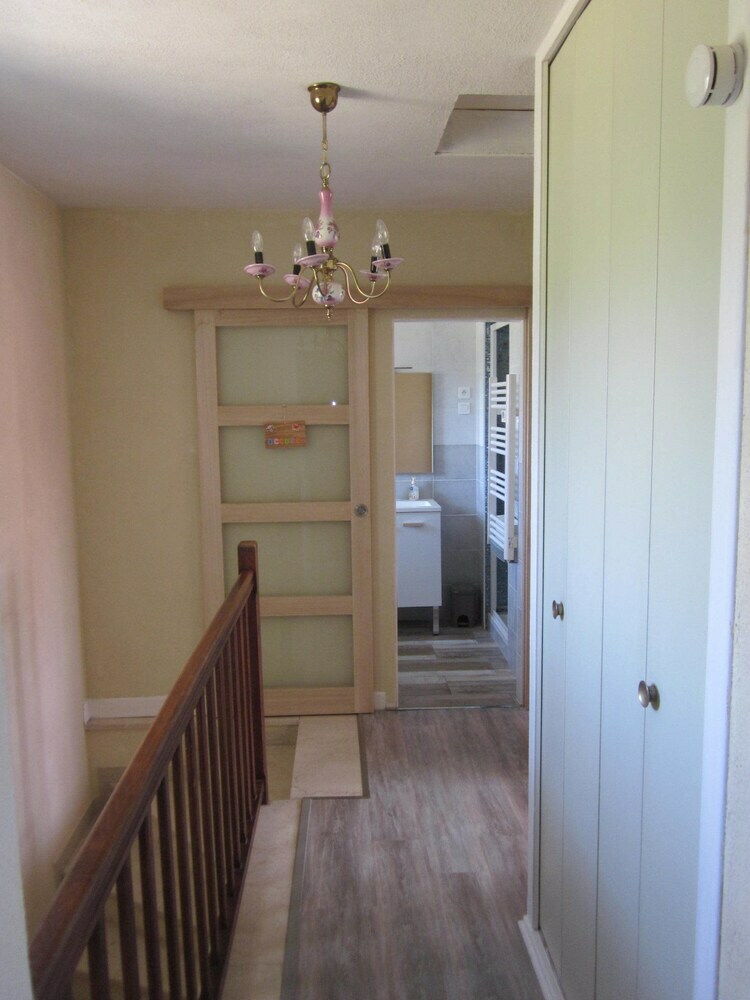Hotel Chambres Dans Maison de Vacances Avec Spa Ext�rieur