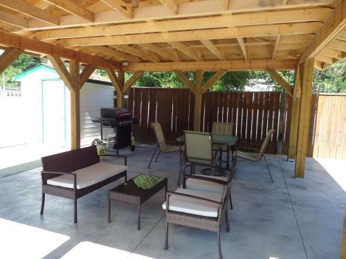 Ray Lyn Motel