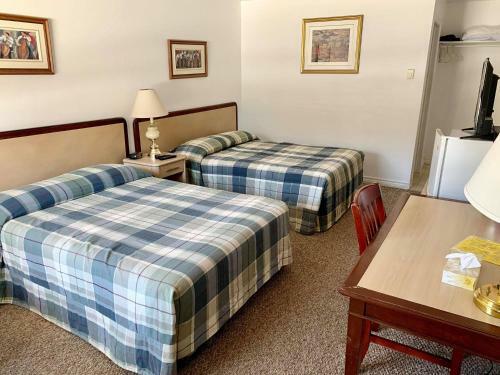 Fundy Rocks Motel