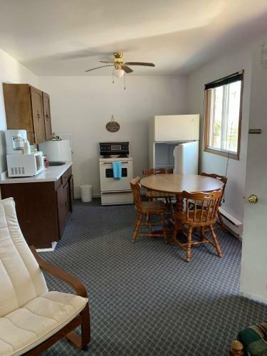 Fundy Rocks Motel