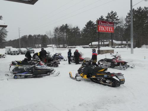 Deep River Motel