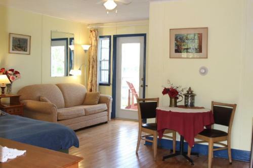 Bed & Breakfast Hedley House Inn