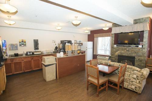 Hotel Lakeview Inn & Suites - Chetwynd