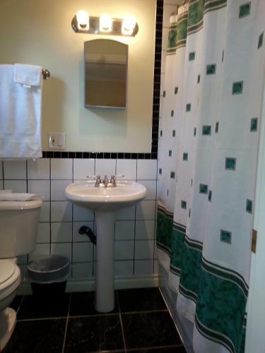 Koffee Kettle Motel