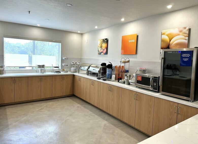 Hotel Comfort Suites At Tucson Mall