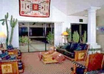 Hotel Ramada Inn & Suites Foothills