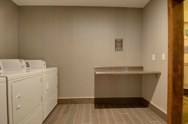 Larkspur Hotel Truckee Tahoe (.)