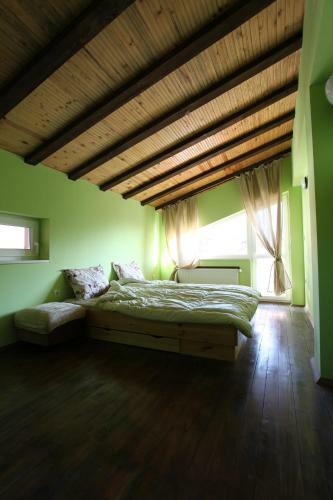 Ashkova House