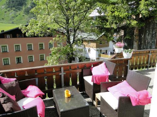 Hotel Chesa Lavadina