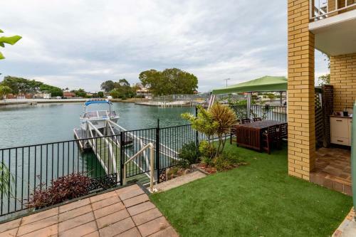 Elegant Waterfront Gem Where The Ocean Meets The Canal!