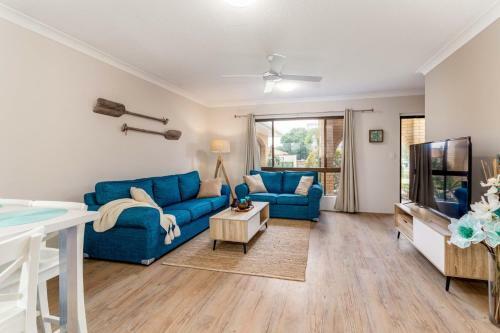 Elegant Waterfront Gem Where The Ocean Meets The Canal!