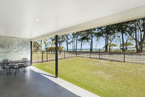 Ground Floor Air Conditioned, Fabulous Waterviews Overlooking Pumicestone Passage