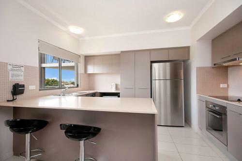 Spectacular Unit Overlooking Pumicestone Passage - Welsby Pde, Bongaree