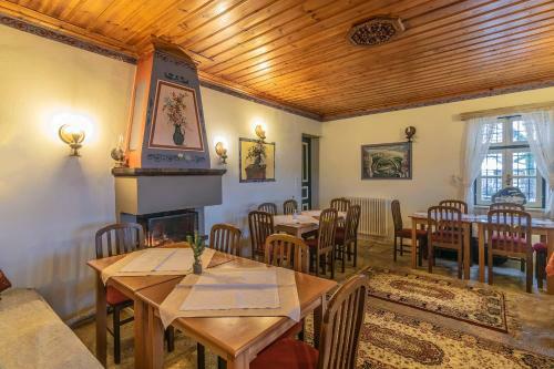 Hostal Guesthouse Selini